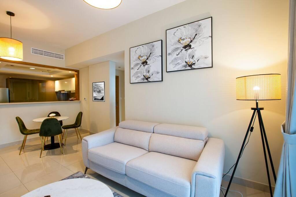 Lux 1Br 2 Min To Burj Khalifa Apartment Dubai Bagian luar foto
