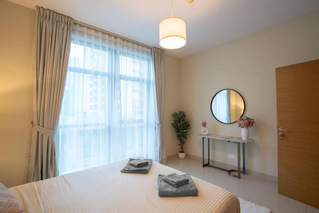 Lux 1Br 2 Min To Burj Khalifa Apartment Dubai Bagian luar foto