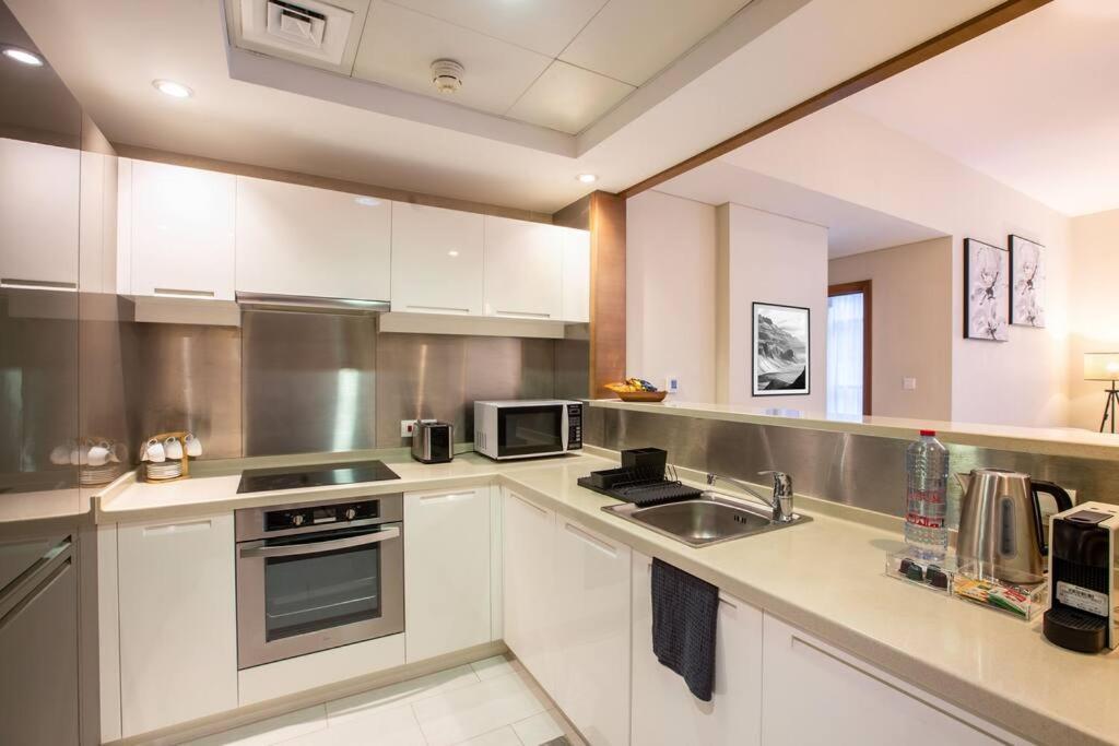 Lux 1Br 2 Min To Burj Khalifa Apartment Dubai Bagian luar foto