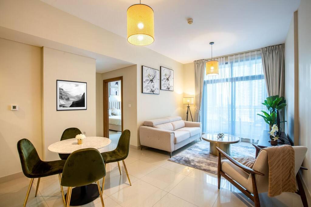 Lux 1Br 2 Min To Burj Khalifa Apartment Dubai Bagian luar foto