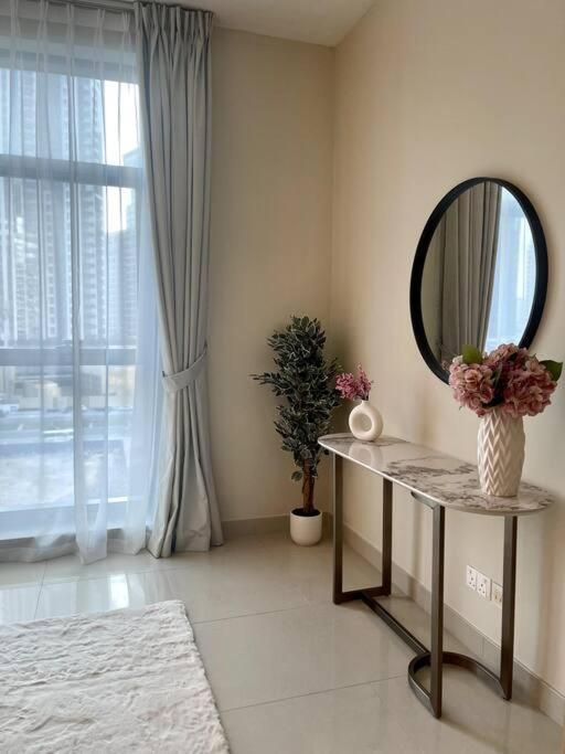 Lux 1Br 2 Min To Burj Khalifa Apartment Dubai Bagian luar foto
