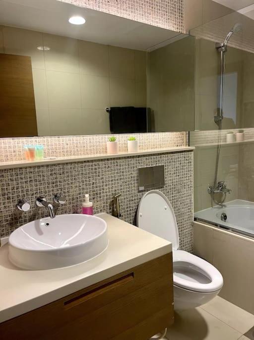 Lux 1Br 2 Min To Burj Khalifa Apartment Dubai Bagian luar foto